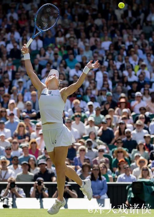 “3场全败！巴萨陷入危机：弗里克冒进战术引争议”