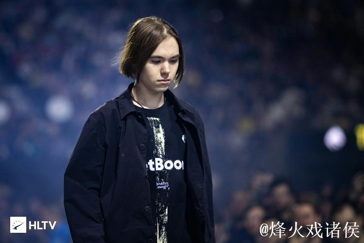 图片报：科隆球迷观赛遇尴尬，药厂对战科隆引发插曲